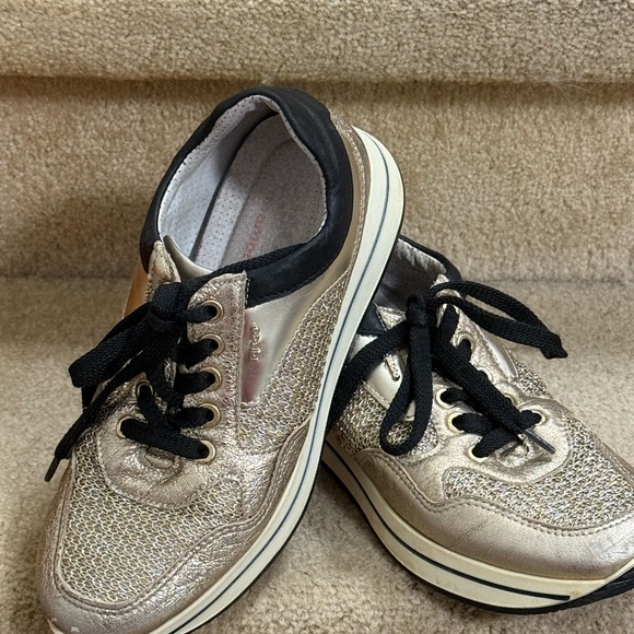 Shoes - Stylish Gold Women's Sneakers